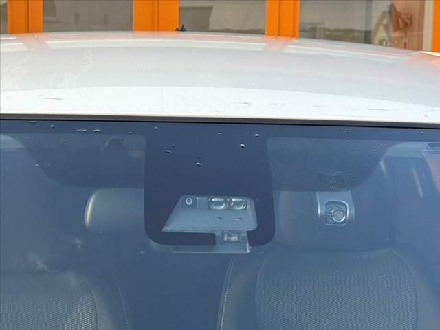 ヴィッツ Ｆ　セーフティーエディションＩＩＩ　禁煙　車検整備付　後期　純正ナビ　地デジＴＶ　バックカメラ　Ｂｌｕｅｔｏｏｔｈ　ビルトインＥＴＣ　オートＬＥＤヘッド　フォグ　スマートキー　Ｐスタート　セーフティセンス　オートハイビーム　Ｐガラス（30枚目）