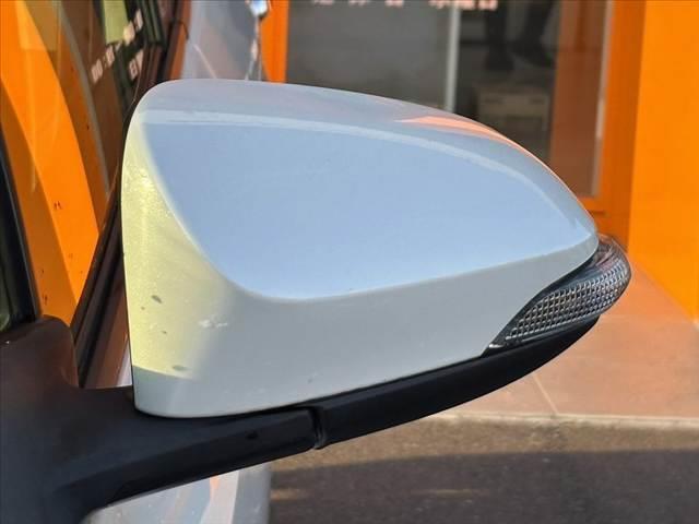 ヴィッツ Ｆ　セーフティーエディションＩＩＩ　禁煙　車検整備付　後期　純正ナビ　地デジＴＶ　バックカメラ　Ｂｌｕｅｔｏｏｔｈ　ビルトインＥＴＣ　オートＬＥＤヘッド　フォグ　スマートキー　Ｐスタート　セーフティセンス　オートハイビーム　Ｐガラス（32枚目）