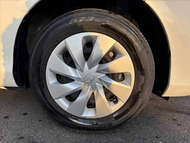 ヴィッツ Ｆ　セーフティーエディションＩＩＩ　禁煙　車検整備付　後期　純正ナビ　地デジＴＶ　バックカメラ　Ｂｌｕｅｔｏｏｔｈ　ビルトインＥＴＣ　オートＬＥＤヘッド　フォグ　スマートキー　Ｐスタート　セーフティセンス　オートハイビーム　Ｐガラス（37枚目）