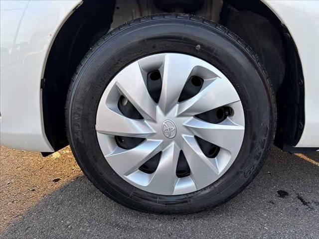 ヴィッツ Ｆ　セーフティーエディションＩＩＩ　禁煙　車検整備付　後期　純正ナビ　地デジＴＶ　バックカメラ　Ｂｌｕｅｔｏｏｔｈ　ビルトインＥＴＣ　オートＬＥＤヘッド　フォグ　スマートキー　Ｐスタート　セーフティセンス　オートハイビーム　Ｐガラス（38枚目）