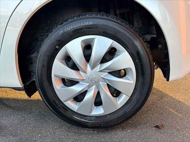 ヴィッツ Ｆ　セーフティーエディションＩＩＩ　禁煙　車検整備付　後期　純正ナビ　地デジＴＶ　バックカメラ　Ｂｌｕｅｔｏｏｔｈ　ビルトインＥＴＣ　オートＬＥＤヘッド　フォグ　スマートキー　Ｐスタート　セーフティセンス　オートハイビーム　Ｐガラス（40枚目）