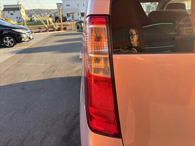 ワゴンＲ ＦＡ　禁煙　車検整備付　後期　社外ナビ　地デジＴＶ　キーレスキー　スペアキー　Ｂｌｕｅｔｏｏｔｈ　ＥＴＣ　レベライザー　アンダートレー　ＩＳＯＦＩＸシート　ＤＶＤ再生　アームレスト　プライバシーガラス（28枚目）