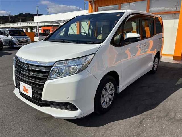 ノア Ｘ　禁煙　車検整備付　セーフティセンスＣ　７人　電動スライドドア　純正フルセグナビ　バックカメラ　ＥＴＣ　キーレス　スペアキー　Ｂｌｕｅｔｏｏｔｈ　ＤＶＤ再生　ＬＥＤ　ステリモ　オートエアコン（10枚目）