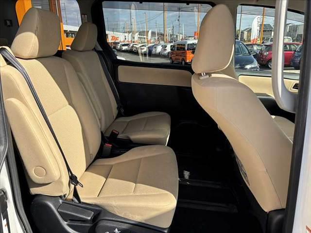 ノア Ｘ　禁煙　車検整備付　セーフティセンスＣ　７人　電動スライドドア　純正フルセグナビ　バックカメラ　ＥＴＣ　キーレス　スペアキー　Ｂｌｕｅｔｏｏｔｈ　ＤＶＤ再生　ＬＥＤ　ステリモ　オートエアコン（17枚目）