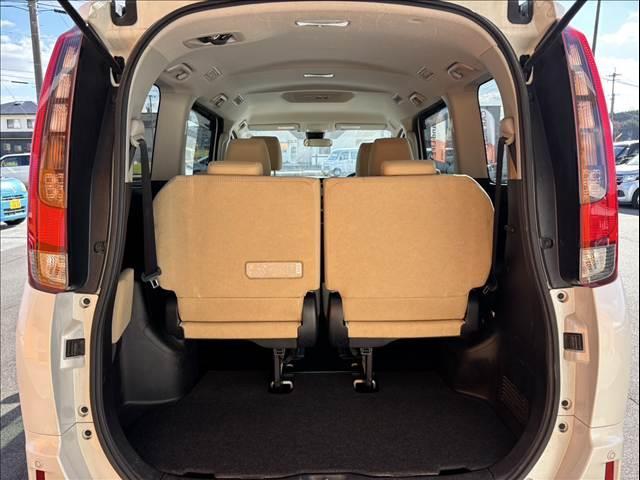 ノア Ｘ　禁煙　車検整備付　セーフティセンスＣ　７人　電動スライドドア　純正フルセグナビ　バックカメラ　ＥＴＣ　キーレス　スペアキー　Ｂｌｕｅｔｏｏｔｈ　ＤＶＤ再生　ＬＥＤ　ステリモ　オートエアコン（20枚目）