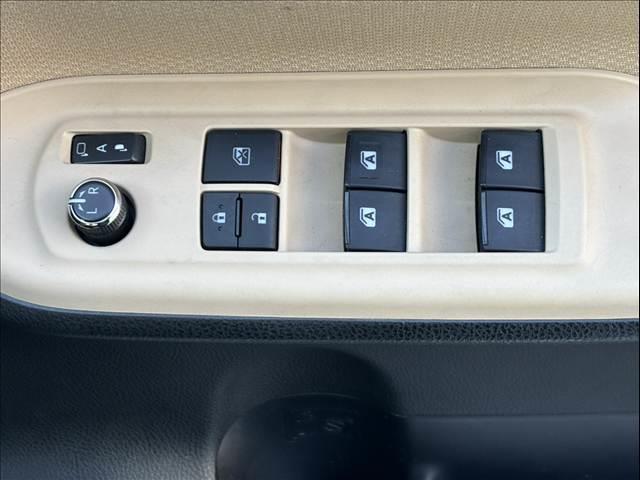 ノア Ｘ　禁煙　車検整備付　セーフティセンスＣ　７人　電動スライドドア　純正フルセグナビ　バックカメラ　ＥＴＣ　キーレス　スペアキー　Ｂｌｕｅｔｏｏｔｈ　ＤＶＤ再生　ＬＥＤ　ステリモ　オートエアコン（27枚目）