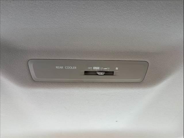 ノア Ｘ　禁煙　車検整備付　セーフティセンスＣ　７人　電動スライドドア　純正フルセグナビ　バックカメラ　ＥＴＣ　キーレス　スペアキー　Ｂｌｕｅｔｏｏｔｈ　ＤＶＤ再生　ＬＥＤ　ステリモ　オートエアコン（28枚目）