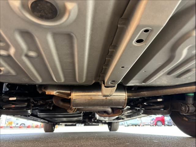 ノア Ｘ　禁煙　車検整備付　セーフティセンスＣ　７人　電動スライドドア　純正フルセグナビ　バックカメラ　ＥＴＣ　キーレス　スペアキー　Ｂｌｕｅｔｏｏｔｈ　ＤＶＤ再生　ＬＥＤ　ステリモ　オートエアコン（43枚目）