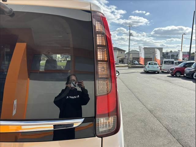 エスクァイア Ｇｉ　禁煙　車検整備付　両電　純正フルセグナビ　フリップダウン　クルコン　７人乗り　モデリスタアルミ　クルコン　シートヒーター　ＬＥＤ　スマートキー×２　オートライト　ＥＴＣ　バックカメラ　ステリモ（39枚目）