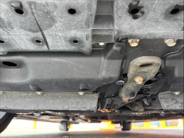 エスクァイア Ｇｉ　禁煙　車検整備付　両電　純正フルセグナビ　フリップダウン　クルコン　７人乗り　モデリスタアルミ　クルコン　シートヒーター　ＬＥＤ　スマートキー×２　オートライト　ＥＴＣ　バックカメラ　ステリモ（45枚目）