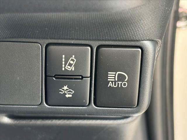 アクア Ｌ　後期　禁煙　車検整備付　セーフティセンス　ナビ　ＴＶ　バックカメラ　Ｂｌｕｅｔｏｏｔｈ　ＥＴＣ　オートハイビーム　オートエアコン　横滑り防止　キーレス　電格ミラー　チルトステアリング　バニティミラー（4枚目）