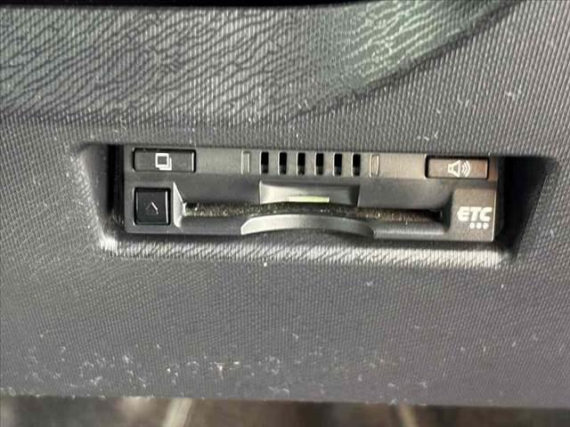 アクア Ｌ　後期　禁煙　車検整備付　セーフティセンス　ナビ　ＴＶ　バックカメラ　Ｂｌｕｅｔｏｏｔｈ　ＥＴＣ　オートハイビーム　オートエアコン　横滑り防止　キーレス　電格ミラー　チルトステアリング　バニティミラー（5枚目）