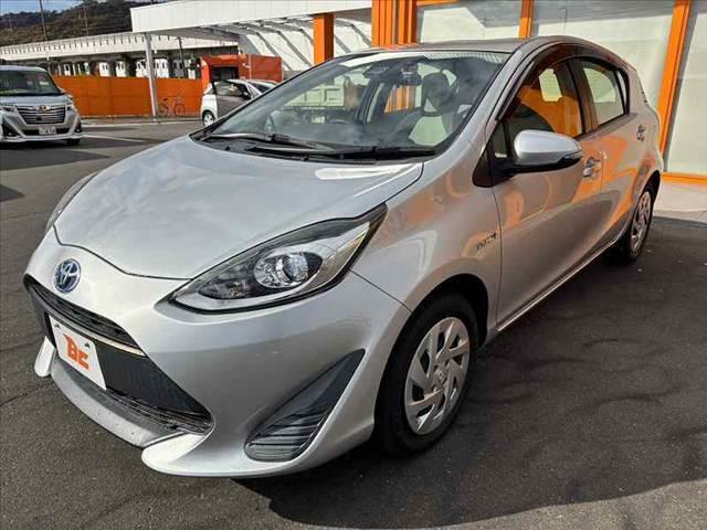 アクア Ｌ　後期　禁煙　車検整備付　セーフティセンス　ナビ　ＴＶ　バックカメラ　Ｂｌｕｅｔｏｏｔｈ　ＥＴＣ　オートハイビーム　オートエアコン　横滑り防止　キーレス　電格ミラー　チルトステアリング　バニティミラー（10枚目）