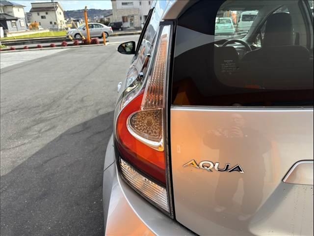 アクア Ｌ　後期　禁煙　車検整備付　セーフティセンス　ナビ　ＴＶ　バックカメラ　Ｂｌｕｅｔｏｏｔｈ　ＥＴＣ　オートハイビーム　オートエアコン　横滑り防止　キーレス　電格ミラー　チルトステアリング　バニティミラー（31枚目）