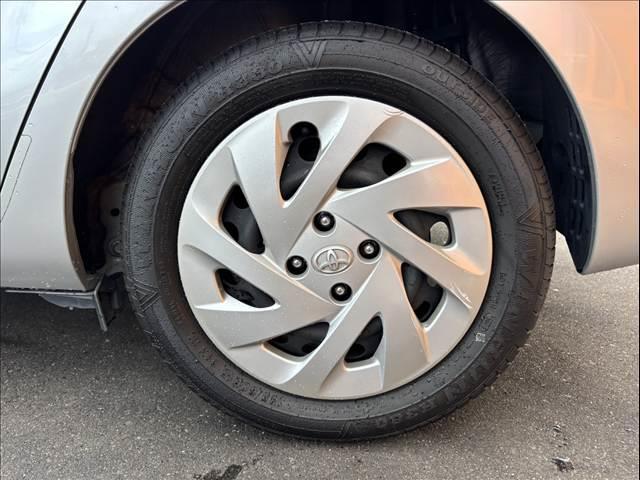 アクア Ｌ　後期　禁煙　車検整備付　セーフティセンス　ナビ　ＴＶ　バックカメラ　Ｂｌｕｅｔｏｏｔｈ　ＥＴＣ　オートハイビーム　オートエアコン　横滑り防止　キーレス　電格ミラー　チルトステアリング　バニティミラー（36枚目）