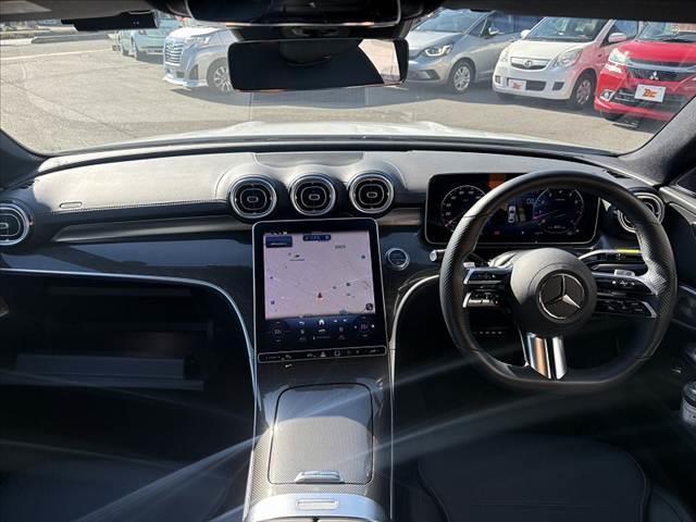 Ｃクラス Ｃ２００アバンギャルド　ＡＭＧライン　禁煙１１．９型ナビ　パノラミックルーフ　全方位カメラ　ブルメスターサウンド　黒革シート　レーダーセーフティ　メモリ付きＰシート　パワートランク　スマートキー　ＢＳＭ　レーンキープ　ＬＥＤ（2枚目）