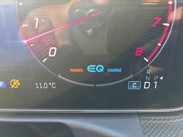 Ｃクラス Ｃ２００アバンギャルド　ＡＭＧライン　禁煙１１．９型ナビ　パノラミックルーフ　全方位カメラ　ブルメスターサウンド　黒革シート　レーダーセーフティ　メモリ付きＰシート　パワートランク　スマートキー　ＢＳＭ　レーンキープ　ＬＥＤ（6枚目）