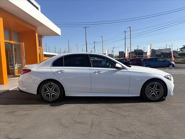 Ｃクラス Ｃ２００アバンギャルド　ＡＭＧライン　禁煙１１．９型ナビ　パノラミックルーフ　全方位カメラ　ブルメスターサウンド　黒革シート　レーダーセーフティ　メモリ付きＰシート　パワートランク　スマートキー　ＢＳＭ　レーンキープ　ＬＥＤ（11枚目）