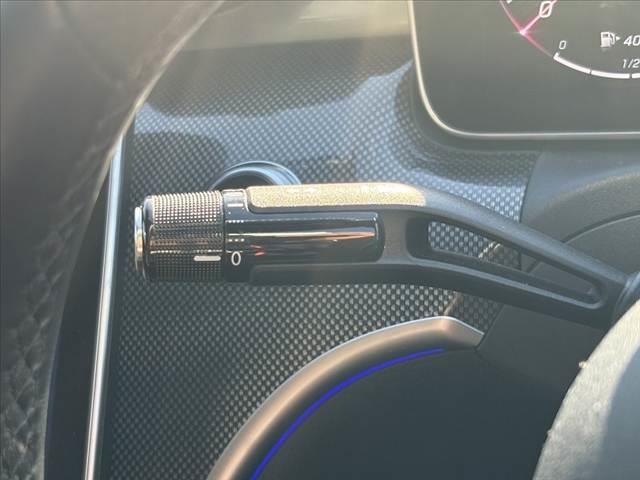 Ｃクラス Ｃ２００アバンギャルド　ＡＭＧライン　禁煙１１．９型ナビ　パノラミックルーフ　全方位カメラ　ブルメスターサウンド　黒革シート　レーダーセーフティ　メモリ付きＰシート　パワートランク　スマートキー　ＢＳＭ　レーンキープ　ＬＥＤ（29枚目）