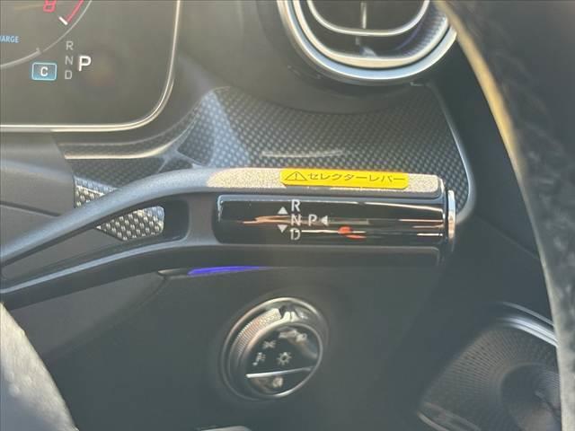 Ｃクラス Ｃ２００アバンギャルド　ＡＭＧライン　禁煙１１．９型ナビ　パノラミックルーフ　全方位カメラ　ブルメスターサウンド　黒革シート　レーダーセーフティ　メモリ付きＰシート　パワートランク　スマートキー　ＢＳＭ　レーンキープ　ＬＥＤ（30枚目）