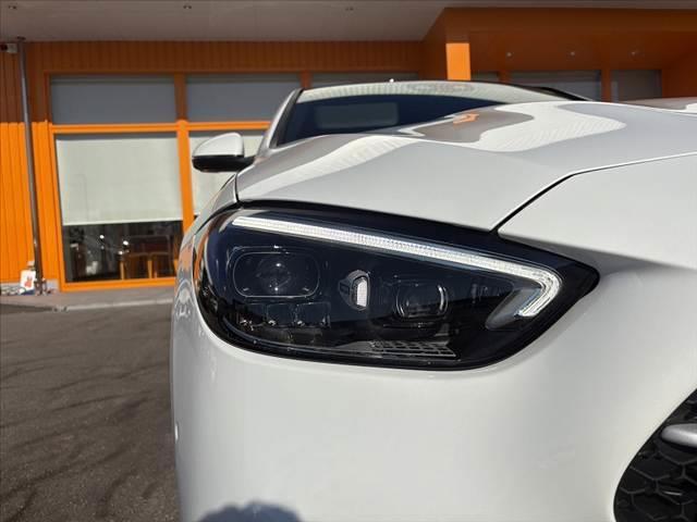 Ｃクラス Ｃ２００アバンギャルド　ＡＭＧライン　禁煙１１．９型ナビ　パノラミックルーフ　全方位カメラ　ブルメスターサウンド　黒革シート　レーダーセーフティ　メモリ付きＰシート　パワートランク　スマートキー　ＢＳＭ　レーンキープ　ＬＥＤ（35枚目）