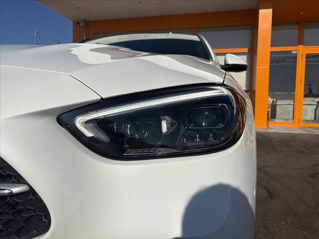 Ｃクラス Ｃ２００アバンギャルド　ＡＭＧライン　禁煙１１．９型ナビ　パノラミックルーフ　全方位カメラ　ブルメスターサウンド　黒革シート　レーダーセーフティ　メモリ付きＰシート　パワートランク　スマートキー　ＢＳＭ　レーンキープ　ＬＥＤ（36枚目）