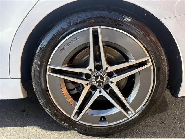 Ｃクラス Ｃ２００アバンギャルド　ＡＭＧライン　禁煙１１．９型ナビ　パノラミックルーフ　全方位カメラ　ブルメスターサウンド　黒革シート　レーダーセーフティ　メモリ付きＰシート　パワートランク　スマートキー　ＢＳＭ　レーンキープ　ＬＥＤ（40枚目）