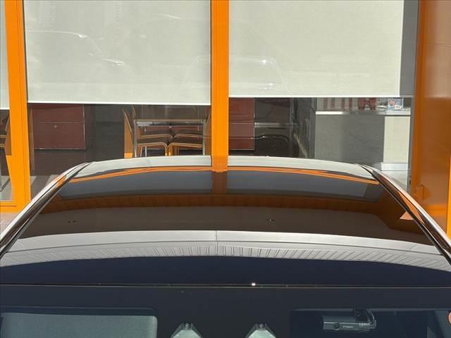 Ｃクラス Ｃ２００アバンギャルド　ＡＭＧライン　禁煙１１．９型ナビ　パノラミックルーフ　全方位カメラ　ブルメスターサウンド　黒革シート　レーダーセーフティ　メモリ付きＰシート　パワートランク　スマートキー　ＢＳＭ　レーンキープ　ＬＥＤ（43枚目）