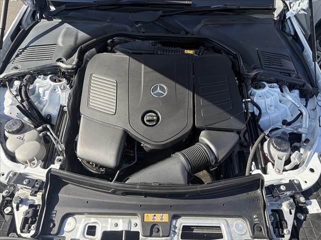 Ｃクラス Ｃ２００アバンギャルド　ＡＭＧライン　禁煙１１．９型ナビ　パノラミックルーフ　全方位カメラ　ブルメスターサウンド　黒革シート　レーダーセーフティ　メモリ付きＰシート　パワートランク　スマートキー　ＢＳＭ　レーンキープ　ＬＥＤ（47枚目）