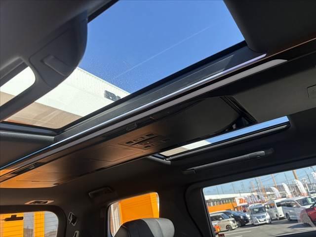 アルファード Ｚ　禁煙　モデリスタエアロ　１４型ナビ　１３．２後席モニター　左右独立ムーンルーフ　全方位Ｍ　クリソナ　セーフティセンス　３眼ＬＥＤヘッド　ベンチレーション　シートヒーター　合皮レザーシート　ＢＳＭ（6枚目）