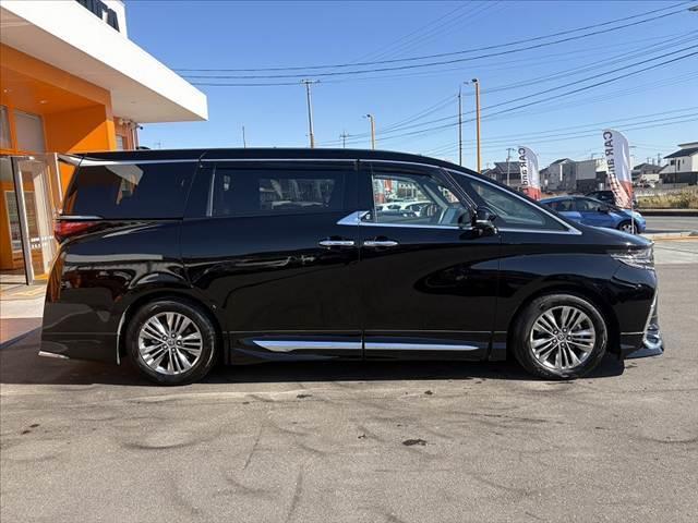 アルファード Ｚ　禁煙　モデリスタエアロ　１４型ナビ　１３．２後席モニター　左右独立ムーンルーフ　全方位Ｍ　クリソナ　セーフティセンス　３眼ＬＥＤヘッド　ベンチレーション　シートヒーター　合皮レザーシート　ＢＳＭ（11枚目）