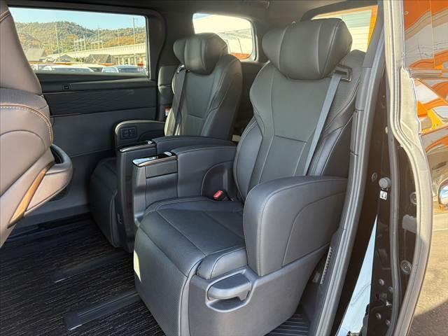 アルファード Ｚ　禁煙　モデリスタエアロ　１４型ナビ　１３．２後席モニター　左右独立ムーンルーフ　全方位Ｍ　クリソナ　セーフティセンス　３眼ＬＥＤヘッド　ベンチレーション　シートヒーター　合皮レザーシート　ＢＳＭ（19枚目）