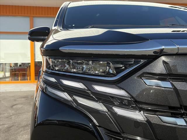 アルファード Ｚ　禁煙　モデリスタエアロ　１４型ナビ　１３．２後席モニター　左右独立ムーンルーフ　全方位Ｍ　クリソナ　セーフティセンス　３眼ＬＥＤヘッド　ベンチレーション　シートヒーター　合皮レザーシート　ＢＳＭ（36枚目）