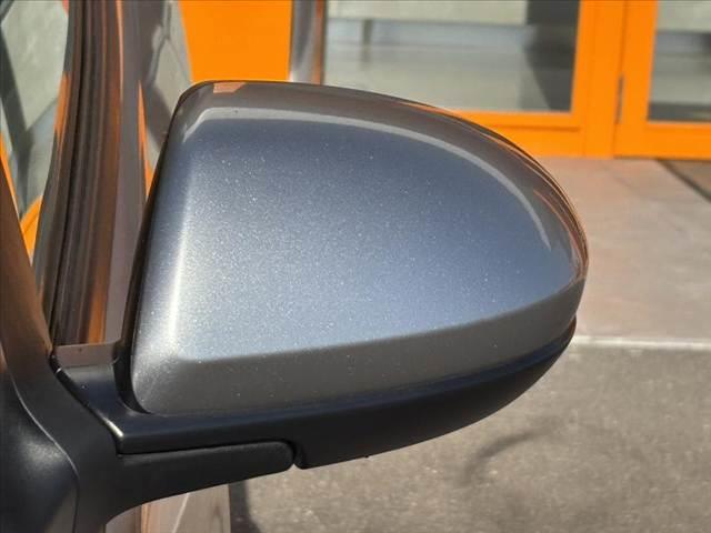 デミオ １３Ｃ－Ｖ　ＨＩＤエディション　禁煙　社外ナビ　地デジ　バックカメラ　Ｂｌｕｅｔｏｏｔｈ　ＨＩＤヘッド　ＥＴＣ　オートライト　レインセンサーワイパー　スマートキー　フロントフォグ　１６インチアルミ　プライバシーガラス　ＤＶＤ再生（26枚目）