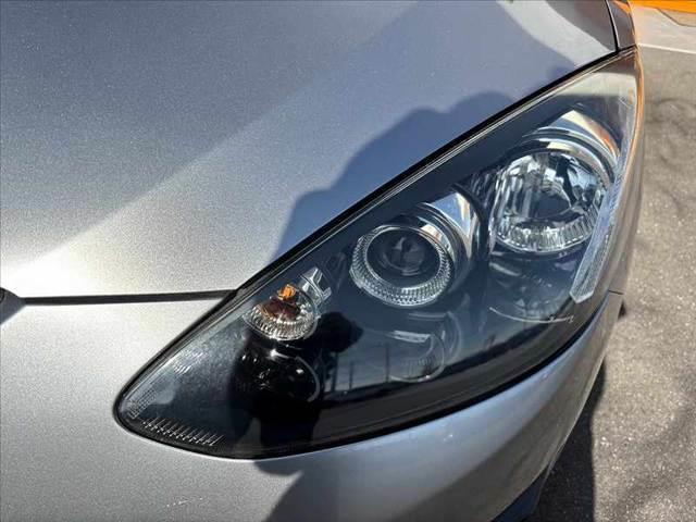 デミオ １３Ｃ－Ｖ　ＨＩＤエディション　禁煙　社外ナビ　地デジ　バックカメラ　Ｂｌｕｅｔｏｏｔｈ　ＨＩＤヘッド　ＥＴＣ　オートライト　レインセンサーワイパー　スマートキー　フロントフォグ　１６インチアルミ　プライバシーガラス　ＤＶＤ再生（28枚目）