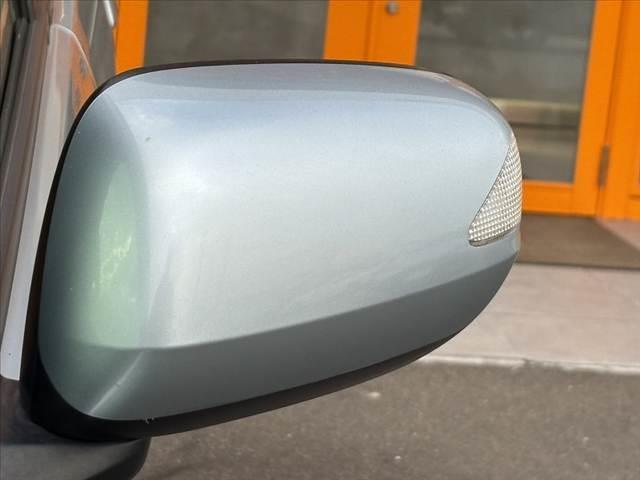 フィットハイブリッド RS ファインスタイル 禁煙 後期 純正ナビ Bカメラ ステリモ HIDヘッド クルコン スマートキー Aライト ETC オートエアコン 革巻きステア Pガラス シートリフター パドルシフト 電格ミラー サイドバイザー(29枚目)