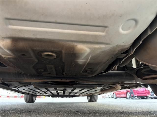 フィットハイブリッド RS ファインスタイル 禁煙 後期 純正ナビ Bカメラ ステリモ HIDヘッド クルコン スマートキー Aライト ETC オートエアコン 革巻きステア Pガラス シートリフター パドルシフト 電格ミラー サイドバイザー(41枚目)