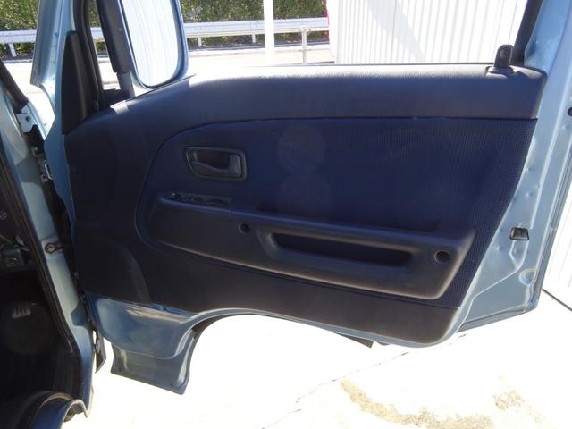 サンバーバン ディアス　５速マニュアル　２ＷＤ　スバル生産最終型　ワンオーナー車　下回り画像（36枚目）