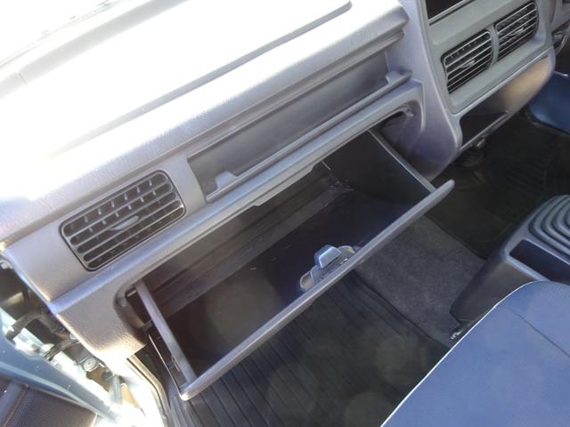 サンバーバン ディアス　５速マニュアル　２ＷＤ　スバル生産最終型　ワンオーナー車　下回り画像（37枚目）