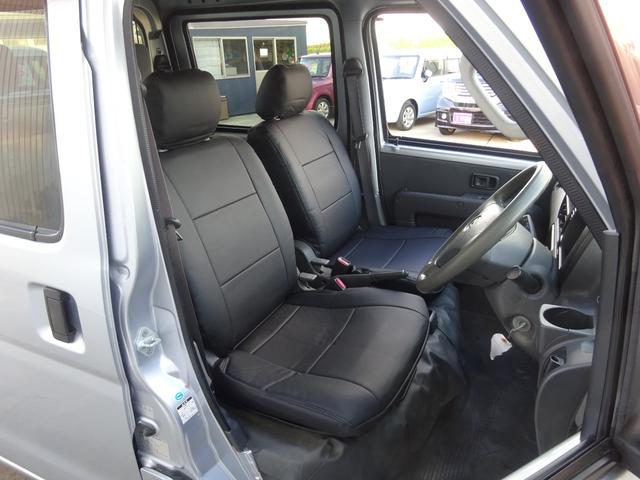 ハイゼットカーゴ デッキバンＧ　５速マニュアル・４ＷＤ・スタッドレスタイヤ・１２インチアルミホイール・ＣＤ／ＡＭ／ＦＭ・フロントパワーウインドウ・フロント革調シートカバー・タイミングチェーン（9枚目）