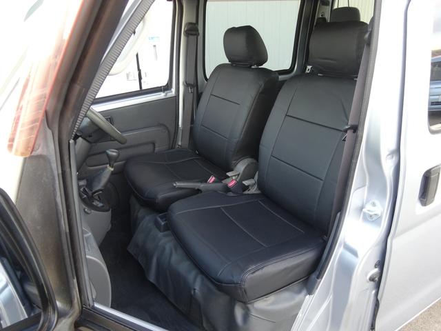 ハイゼットカーゴ デッキバンＧ　５速マニュアル・４ＷＤ・スタッドレスタイヤ・１２インチアルミホイール・ＣＤ／ＡＭ／ＦＭ・フロントパワーウインドウ・フロント革調シートカバー・タイミングチェーン（10枚目）