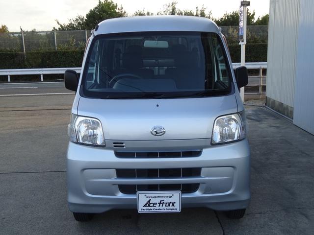 ハイゼットカーゴ デッキバンＧ　５速マニュアル・４ＷＤ・スタッドレスタイヤ・１２インチアルミホイール・ＣＤ／ＡＭ／ＦＭ・フロントパワーウインドウ・フロント革調シートカバー・タイミングチェーン（20枚目）