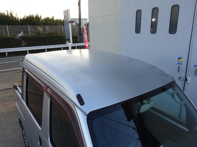 ハイゼットカーゴ デッキバンＧ　５速マニュアル・４ＷＤ・スタッドレスタイヤ・１２インチアルミホイール・ＣＤ／ＡＭ／ＦＭ・フロントパワーウインドウ・フロント革調シートカバー・タイミングチェーン（23枚目）