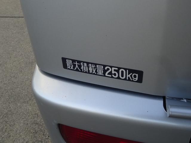 ハイゼットカーゴ デッキバンＧ　５速マニュアル・４ＷＤ・スタッドレスタイヤ・１２インチアルミホイール・ＣＤ／ＡＭ／ＦＭ・フロントパワーウインドウ・フロント革調シートカバー・タイミングチェーン（26枚目）