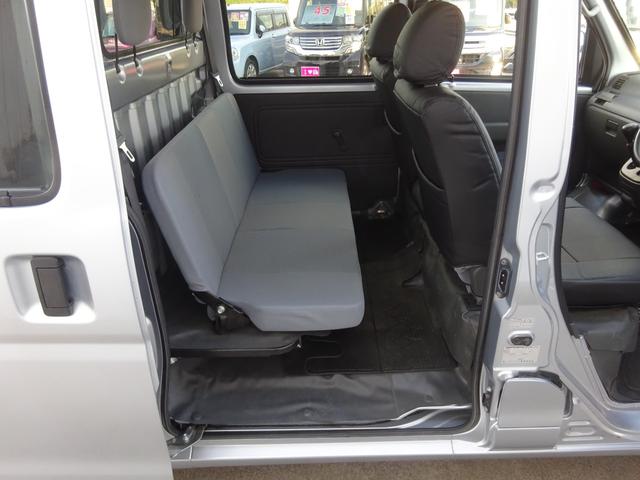 ハイゼットカーゴ デッキバンＧ　５速マニュアル・４ＷＤ・スタッドレスタイヤ・１２インチアルミホイール・ＣＤ／ＡＭ／ＦＭ・フロントパワーウインドウ・フロント革調シートカバー・タイミングチェーン（28枚目）