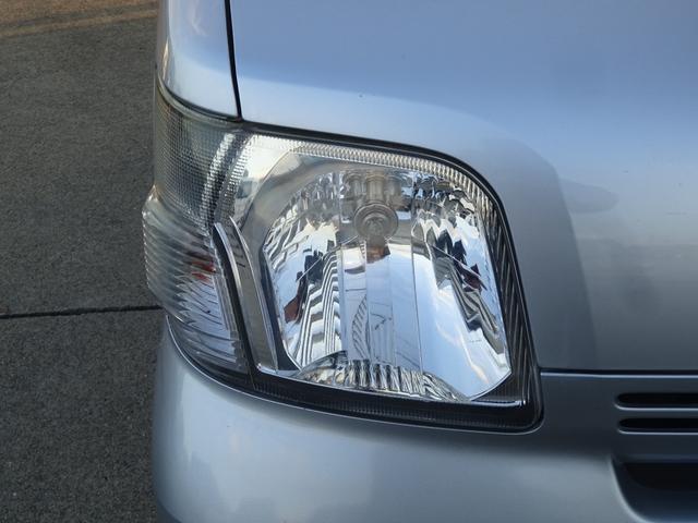 ハイゼットカーゴ デッキバンＧ　５速マニュアル・４ＷＤ・スタッドレスタイヤ・１２インチアルミホイール・ＣＤ／ＡＭ／ＦＭ・フロントパワーウインドウ・フロント革調シートカバー・タイミングチェーン（36枚目）