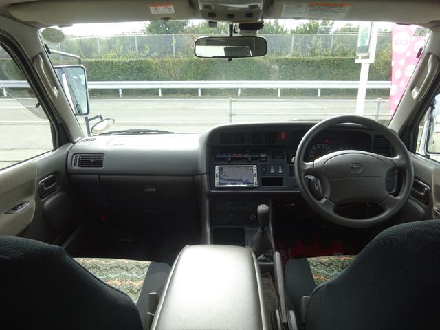 ハイエースワゴン スーパーカスタム　５速マニュアル車　ガレージ保管車　禁煙　ワンオーナー車　過去整備記録簿あり　３リッターディーゼルターボ　下回り画像　下回り防錆塗装施工済（5枚目）