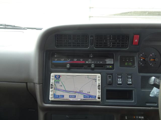 ハイエースワゴン スーパーカスタム　５速マニュアル車　ガレージ保管車　禁煙　ワンオーナー車　過去整備記録簿あり　３リッターディーゼルターボ　下回り画像　下回り防錆塗装施工済（10枚目）