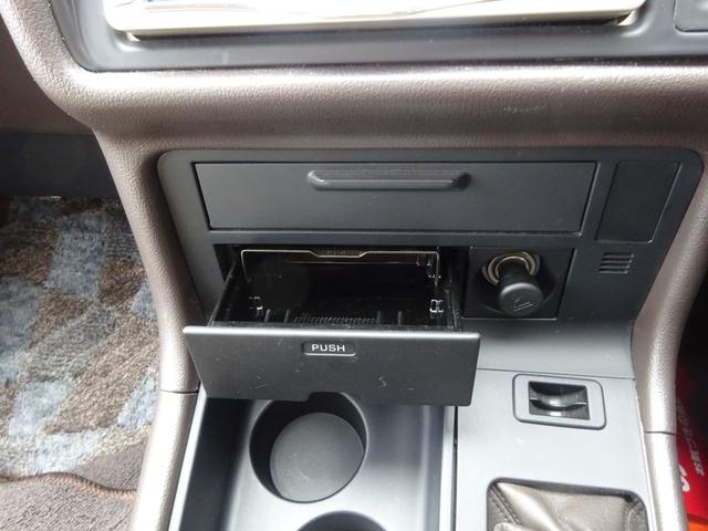 ハイエースワゴン スーパーカスタム　５速マニュアル車　ガレージ保管車　禁煙　ワンオーナー車　過去整備記録簿あり　３リッターディーゼルターボ　下回り画像　下回り防錆塗装施工済（13枚目）