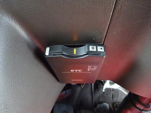 ハイエースワゴン スーパーカスタム　５速マニュアル車　ガレージ保管車　禁煙　ワンオーナー車　過去整備記録簿あり　３リッターディーゼルターボ　下回り画像　下回り防錆塗装施工済（14枚目）